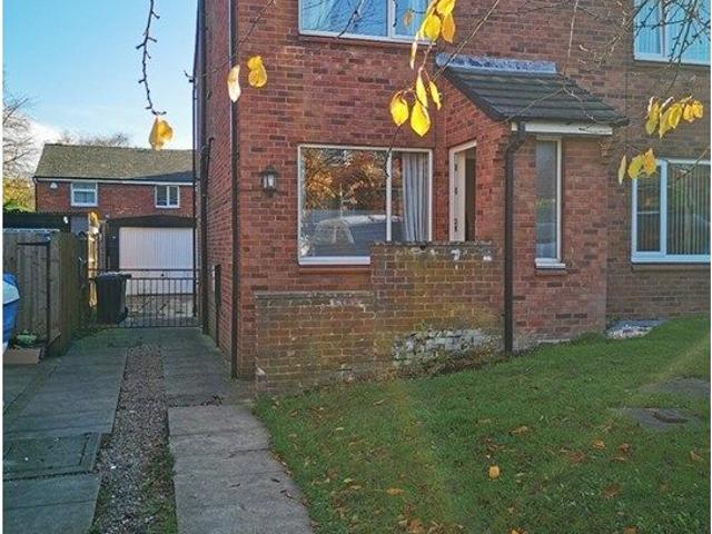 Ledbury Green, Leeds LS10, 2 bed semi detached house to rent, £1,100 pcm | PrimeLocation