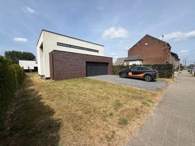 LEDE Unieke Designvilla met grote tuin