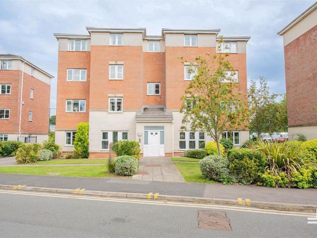 Ledgard Avenue, Leigh WN7, 2 bed flat to rent, £795 pcm | PrimeLocation