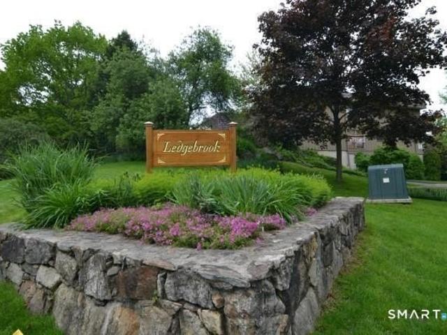 Ledgebrook Dr Unit,norwalk, Condo For Sale