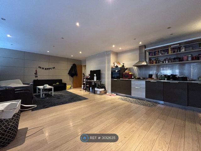 Lee Circle, Leicester LE1, 2 bed flat to rent, £1,100 pcm | PrimeLocation