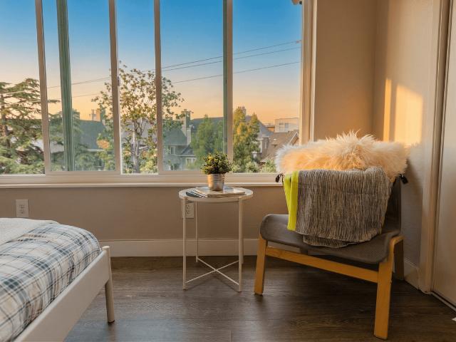 Lee Haus 3 Bedroom Apartment for Rent at 245 Lee St, Oakland, CA 94610 Adams Point
