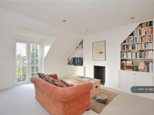 Lee High Road, London, SE12 1 bed flat to rent £1,750 pcm £404 pw