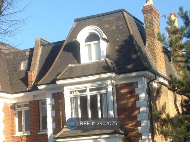 Lee, London SE12, 3 bed flat to rent, £2,800 pcm | PrimeLocation