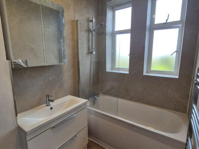 Lee Terrace, London SE3, 3 bed flat to rent, £2,600 pcm | PrimeLocation