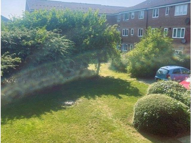 Leecon Way, Essex SS4, 1 bed flat to rent, £950 pcm | PrimeLocation