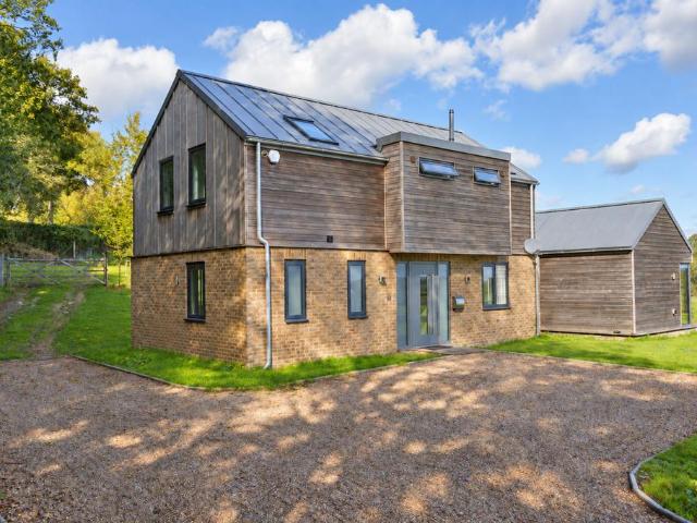 Leeds Lane, Five Ashes, TN20 4 bed detached house to rent £2,500 pcm £577 pw