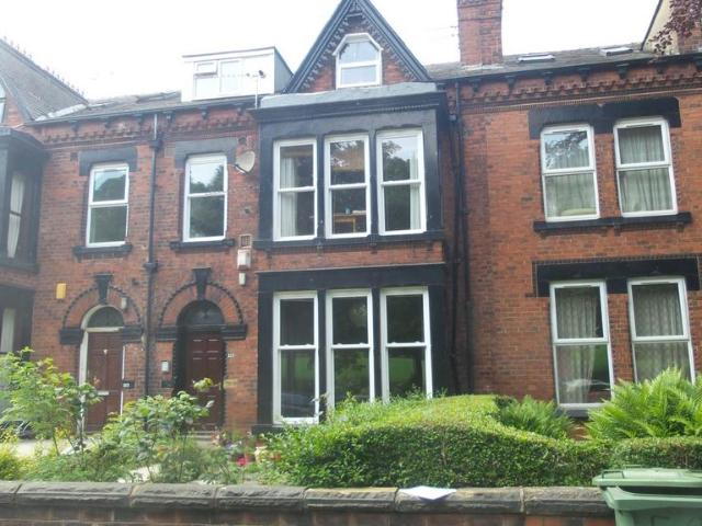 Leeds LS6 1 bed flat to rent £750 pcm £173 pw