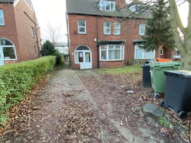 Leeds, LS6 7 bed semi detached house to rent £3,943 pcm £910 pw