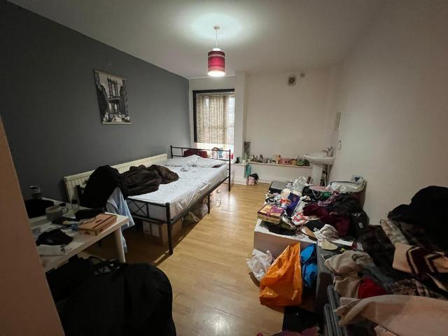 Leeds LS7 4 bed semi detached house to rent £1,699 pcm £392 pw