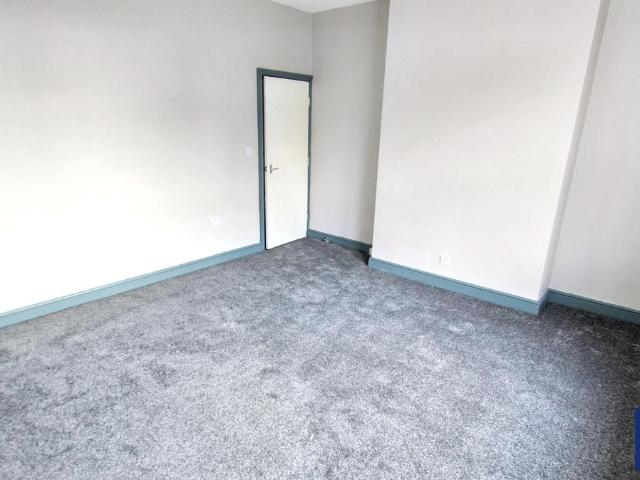 Leeds Road, Bradford BD3, 2 bed flat to rent, £650 pcm | PrimeLocation