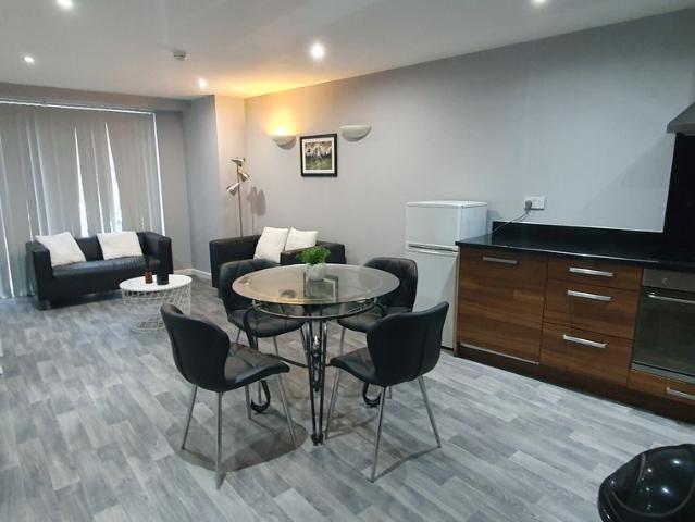 Leeds Road, Bradford BD1, 2 bed flat to rent, £850 pcm | PrimeLocation
