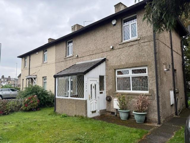 Leeds Road, Bradford, West Yorkshire. 3 bed semi detached house to rent £1,100 pcm £254 pw