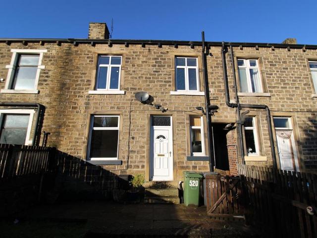 Leeds Road, Huddersfield HD2 2 bed terraced house to rent £700 pcm £162 pw