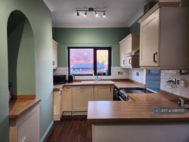 Leeds Road, Wakefield, WF1 1 bed in a house share to rent £575 pcm £133 pw