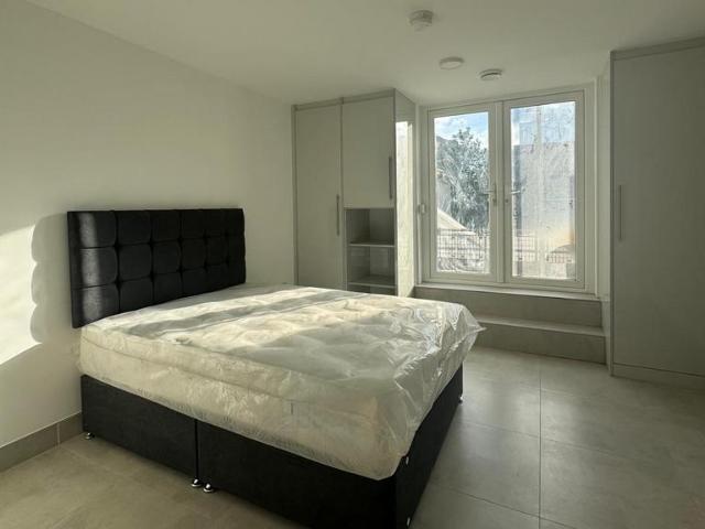 Leeland Road, London W13 1 bed flat to rent £1,800 pcm £415 pw