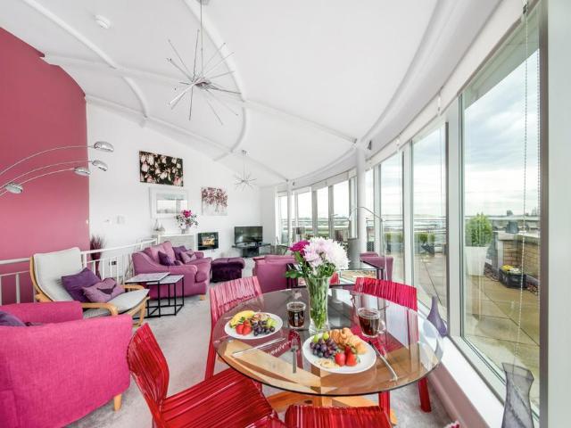 Leeman Road, York, YO26 3 bed penthouse to rent £3,000 pcm £692 pw