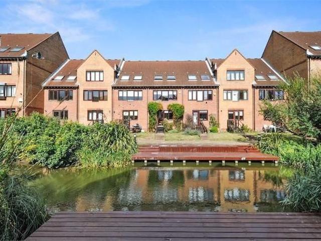 Leerdam Drive, London E14, 4 bed town house to rent, £4,000 pcm | PrimeLocation