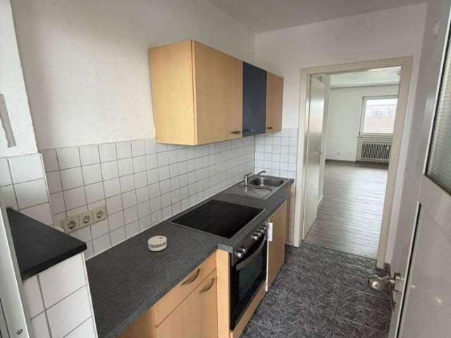 Leere 1 Zimmer Wohnung in Reutlingen HBF – ideal für Singles, Pendler oder Studierende Schufa