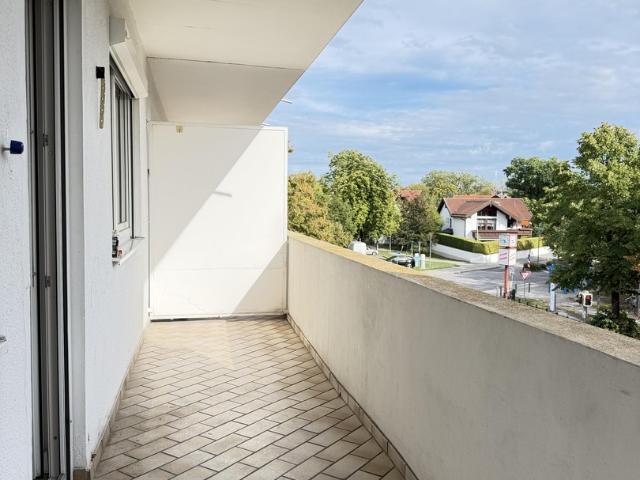 Leerstehende 2,5 Zimmer Whg 1A Lage in Unterhaching, provisionsfrei & leichter Renovierungsbedarf