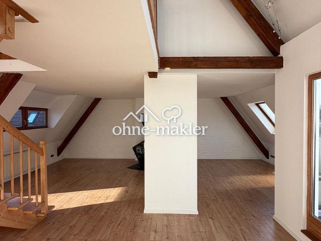 LEERSTEHENDE 2,5 Zimmer MAISONETTE Wohnung in stilvollem Altbau | DACHTERRASSE | Doppelgarage