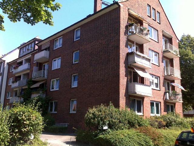 Leerstehende 2 Zimmer Wohnung im 4. OG mit Balkon in Hamburg Barmbek Süd!