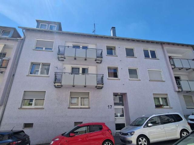 Leerstehende 2 Zimmer Wohnung mit Balkon – bereit für neue Gestaltung