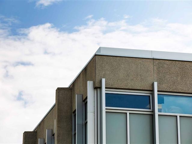 Leerstehende Betriebe und Verwaltungsgebäude zum Verkauf