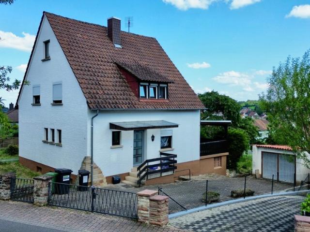 Leerstehende Doppelhaushälfte zur Selbstnutzung in Klingenmünster