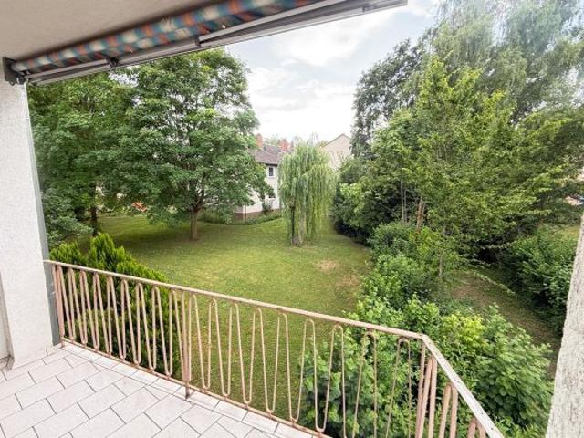 Leerstehende Lichtdurchflutete 3 Zimmer Wohnung mit Süd Balkon in Top Lage von Wiesbaden