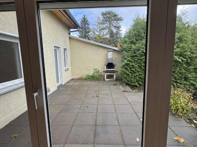 Leerstehendes Reihenendhaus: 100m² groß + ruhig im Grünen gelegen, Falkensee, nahe Potsdam + Berlin