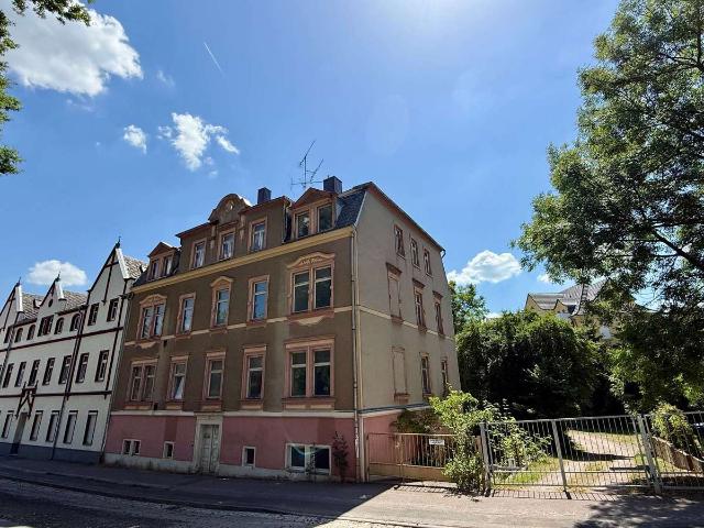 Leerstehendes renovierungsbedürftiges Mehrfamilienhaus mit Einfahrt und großem Grundstück in Döbeln