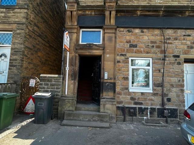 Lees Hall Road, Dewsbury WF12, 2 bed flat to rent, £600 pcm | PrimeLocation