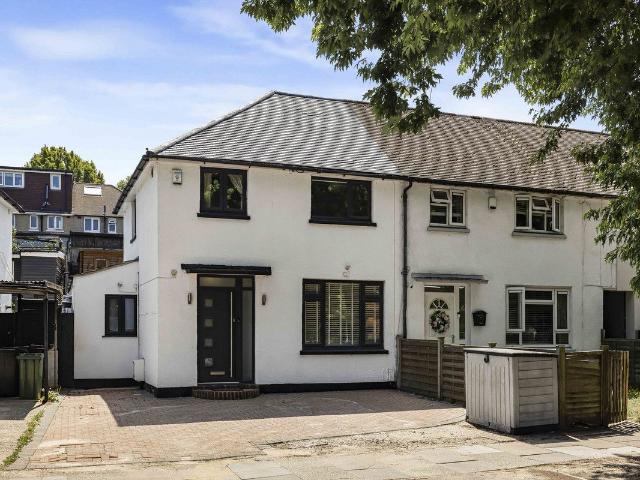 Leesons Hill, Orpington BR5, 3 bed end terrace house to rent, £2,500 pcm | PrimeLocation