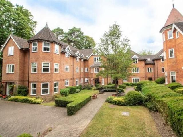 Lefroy Park, Fleet GU51, 1 bed flat to rent, £1,450 pcm | PrimeLocation