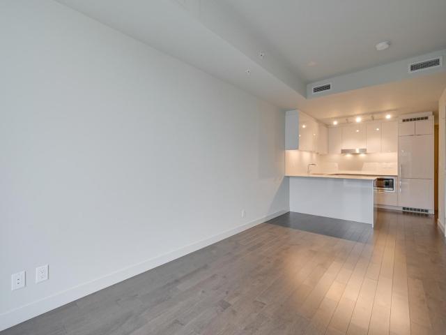 Legends Private Residences 1 Bed 1 Bath Apartment for Rent
