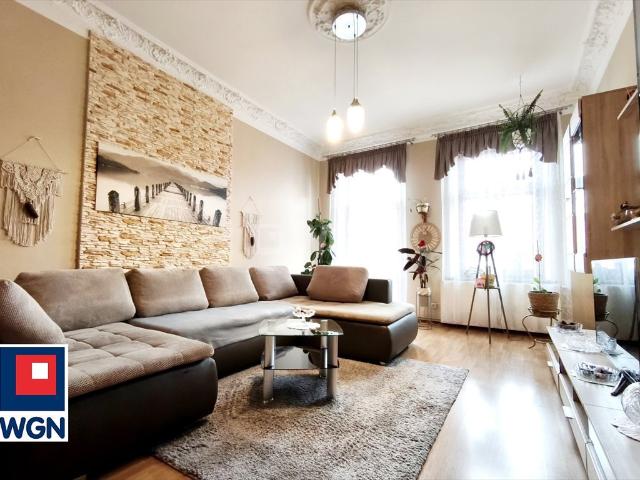 Komfortowe 4 pokojowe mieszkanie 120 m2 w kamienicy