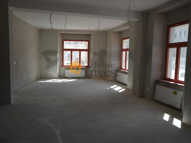 Lokal użytkowy 162 m² w odrestaurowanym budynku polecam