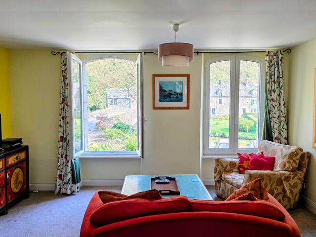 Léhon. Appartement De Charme Au Sein De L'emblématique Deme. 55m² Dinan