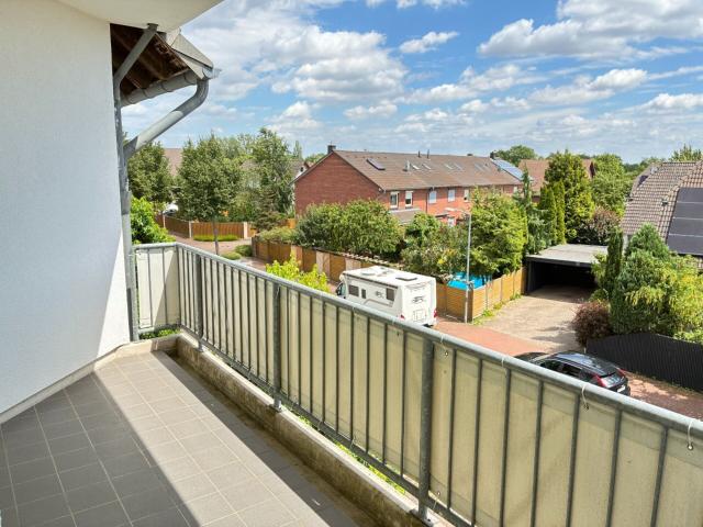 LEHRTE | gepflegte 4 Zimmer Wohnung mit Balkon in ruhiger Wohnsiedlung | Anmietung ab sofort möglich