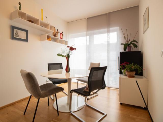Leibnitz! Penthouse Feeling – Dachgeschosswohnung mit Südbalkon, Lift & optional. 2 überdachten Stellplätzen