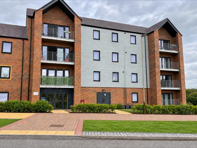 Leicester LE4 2 bed flat to rent £1,075 pcm £248 pw