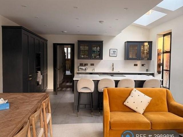 Leicester Road, Croydon, CR0 4 bed semi detached house to rent £3,075 pcm £710 pw