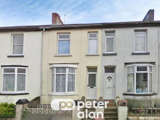 Leigh Terrace, Treharris, CF46 3 bed terraced house to rent £750 pcm £173 pw