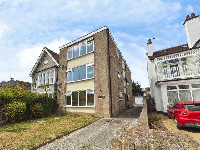 Leigh Road, Leigh On Sea 2 bed flat to rent £1,200 pcm £277 pw
