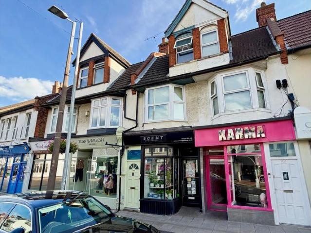 Leigh Road, Leigh on Sea. 2 bed maisonette to rent £1,145 pcm £264 pw