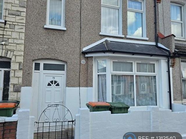 Leigh Road, London, E6 3 bed terraced house to rent £2,800 pcm £646 pw