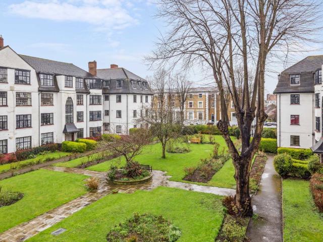 Leigham Avenue, Streatham SW16, 2 bed flat to rent, £2,100 pcm | PrimeLocation