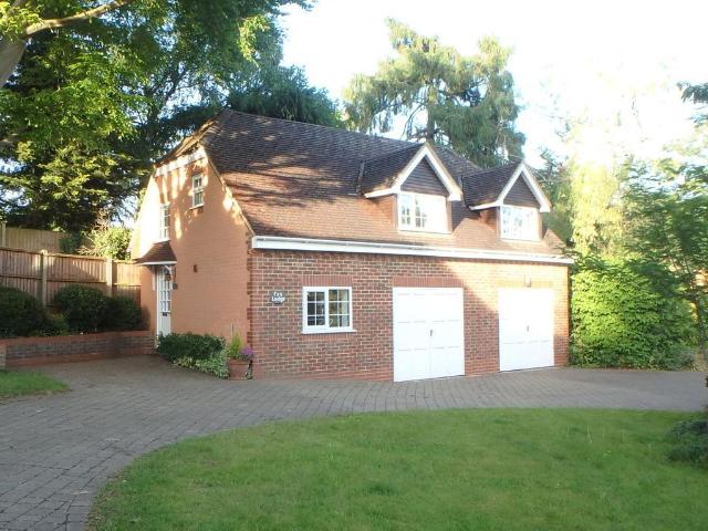 Leighton Buzzard LU7, 1 bed detached house to rent, £1,300 pcm | PrimeLocation