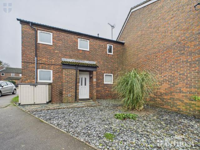 Leighton Buzzard LU7 3 bed end of terrace house to rent £1,450 pcm £335 pw